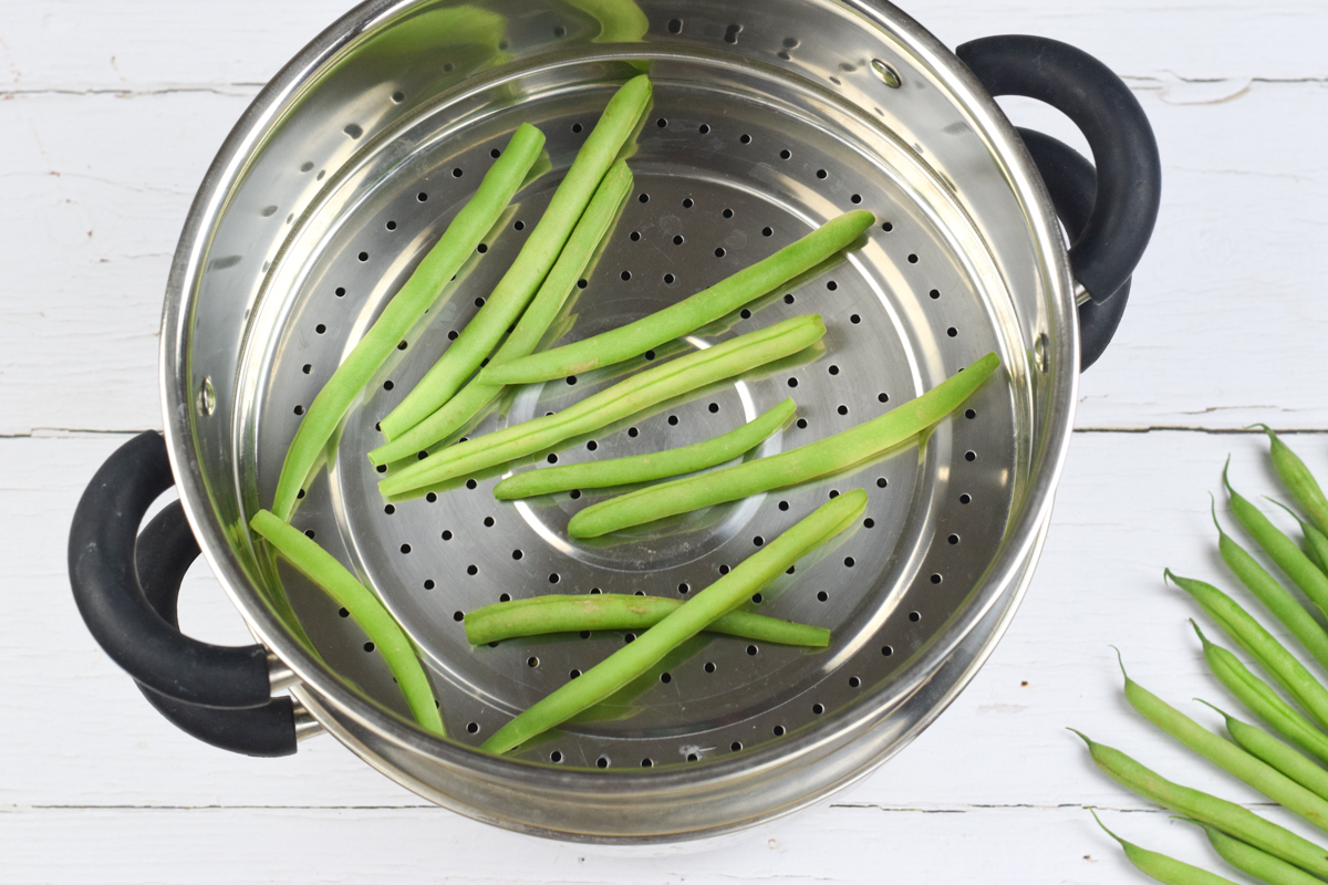 Green beans in a steamer