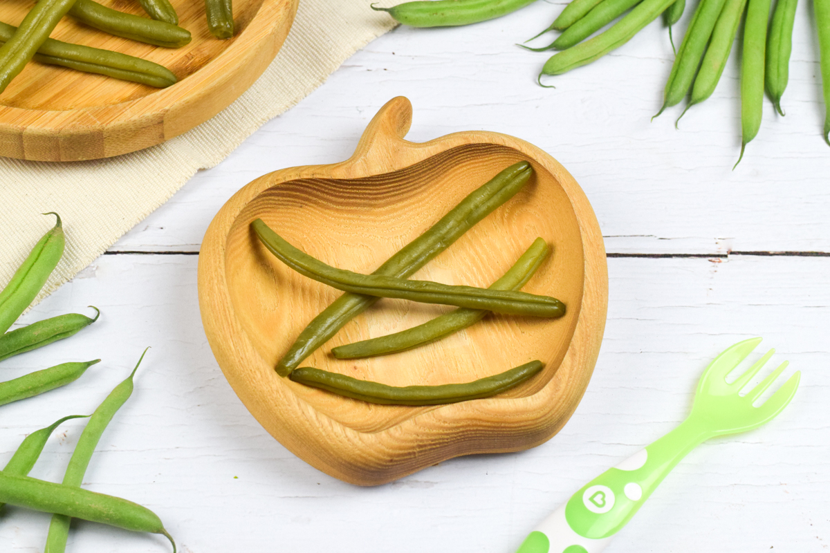 A small plate of steamed green beans