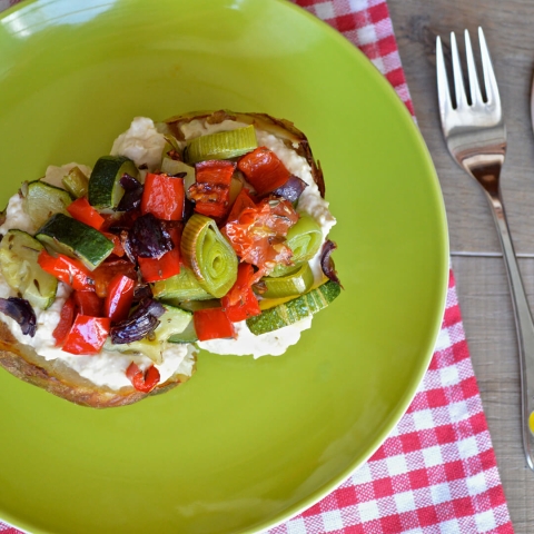 Jacket Potato, Hummous & Veg